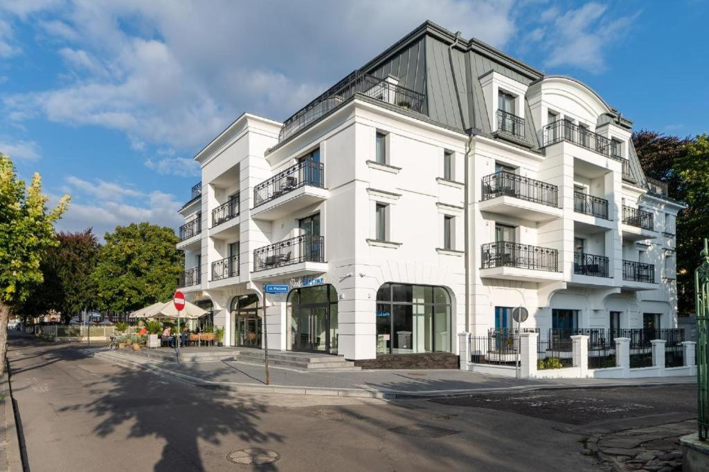 Luxury Apartments In Residence Maritime Miedzyzdroje Exteriör bild